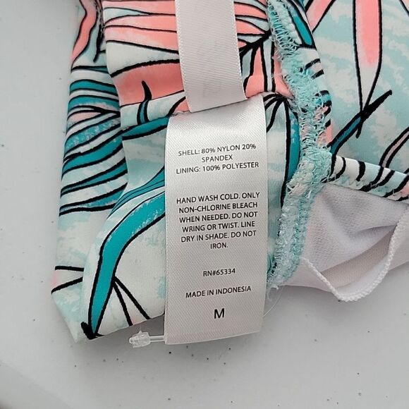 NWT Salt + Cove Palm Printed Ruffled Bikini Swim Top - Picture 4 of 4